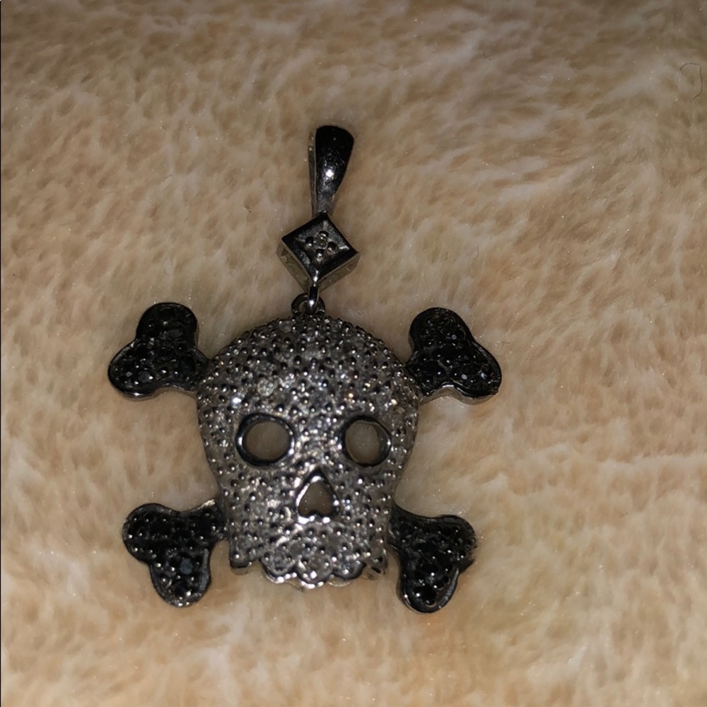 Woman’s pendant for necklace